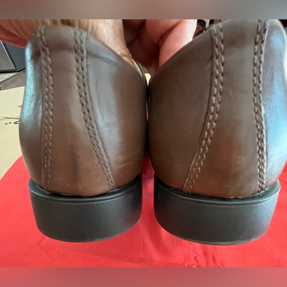 Shoes - Picture 5 of 6